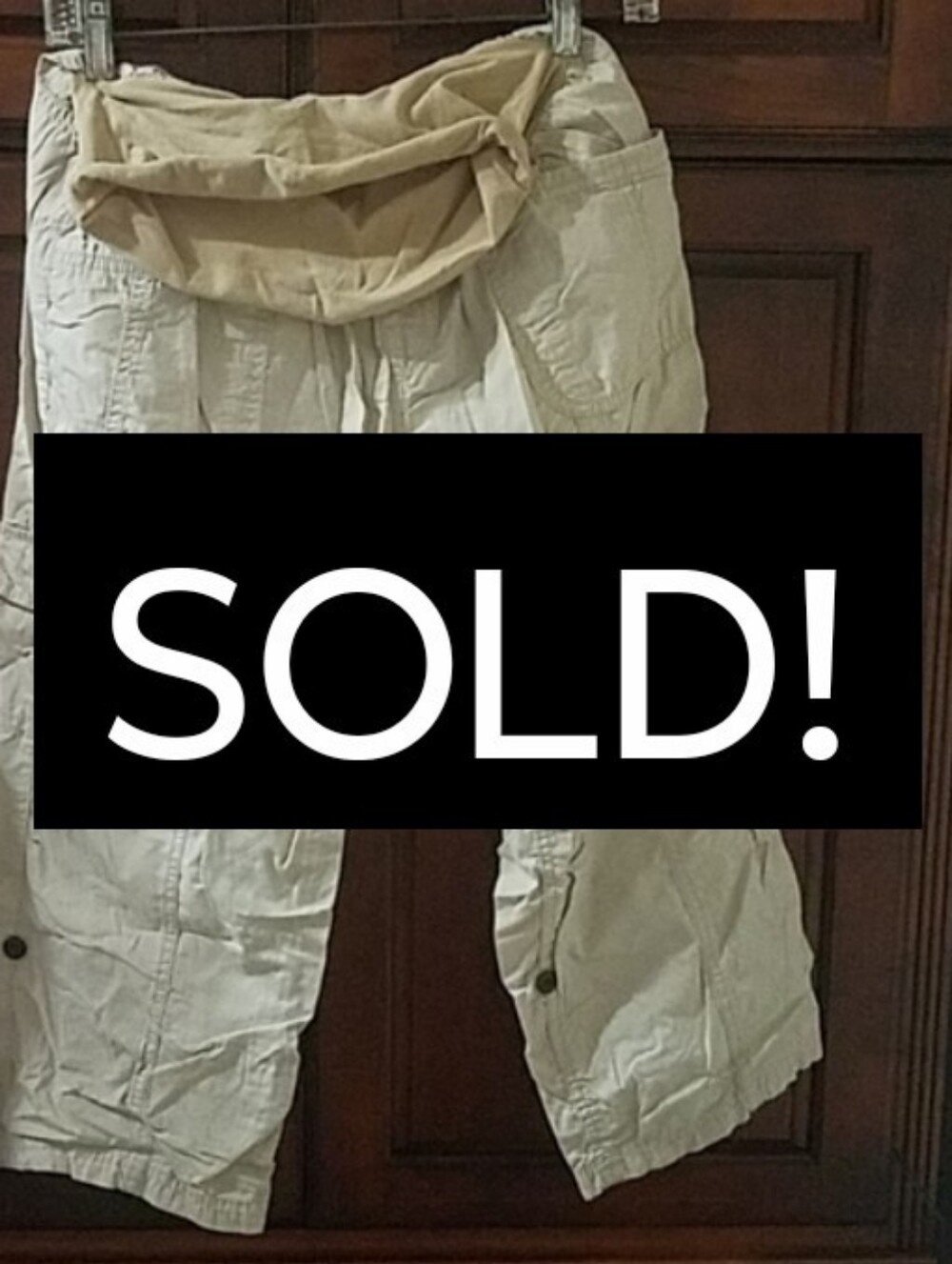 🌹NWOT Motherhood Maternity size M cargo capris
